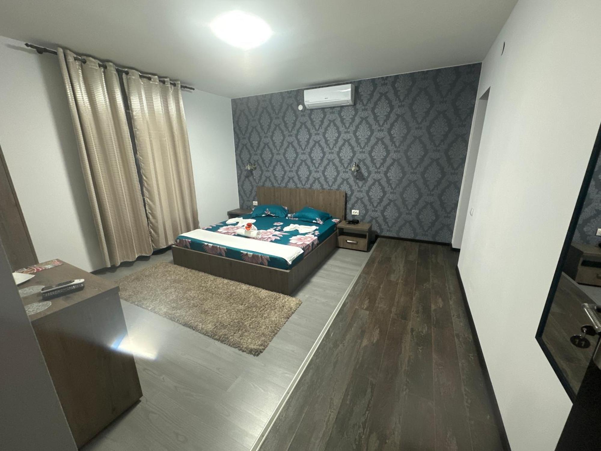 Casa Clau Hotell Orşova Exteriör bild