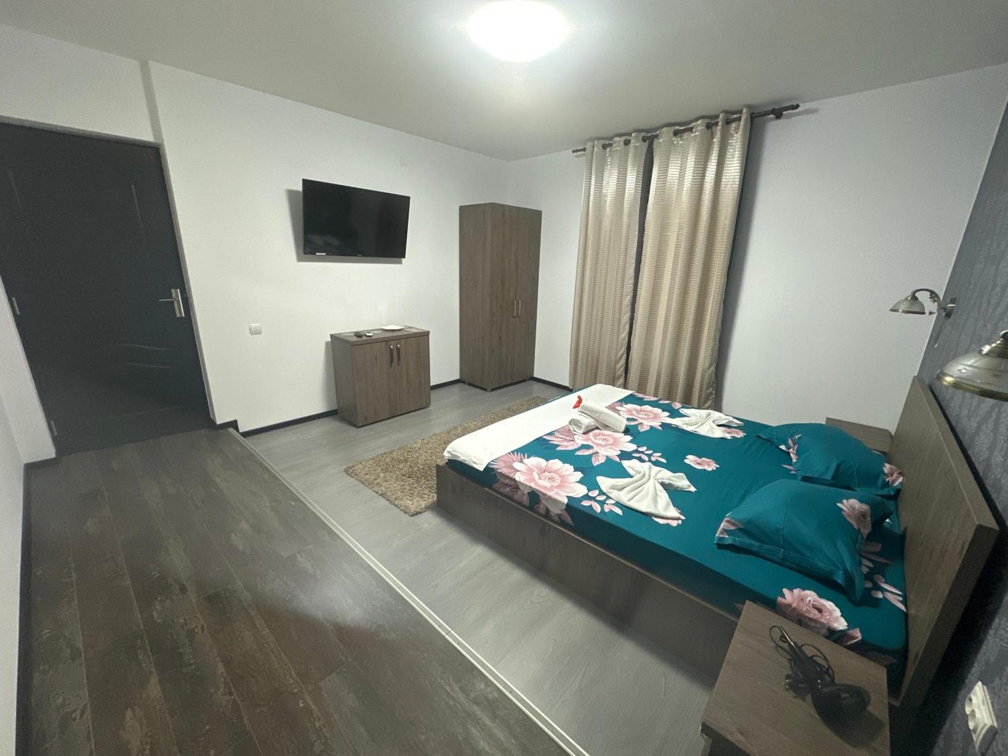 Casa Clau Hotell Orşova Exteriör bild
