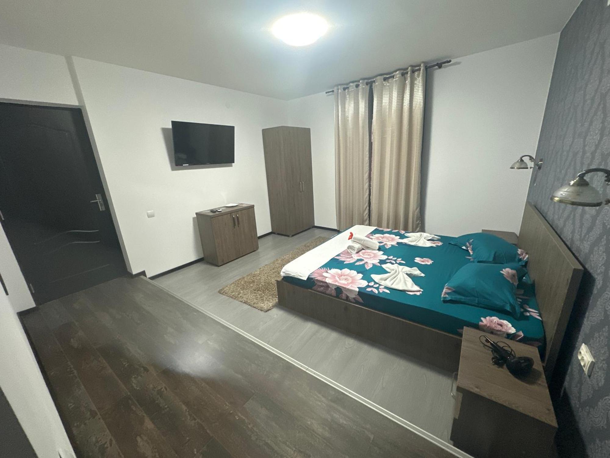 Casa Clau Hotell Orşova Exteriör bild