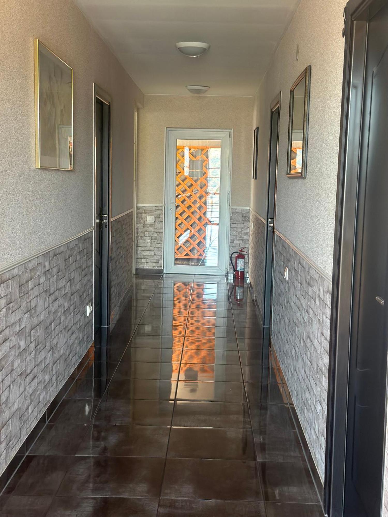 Casa Clau Hotell Orşova Exteriör bild